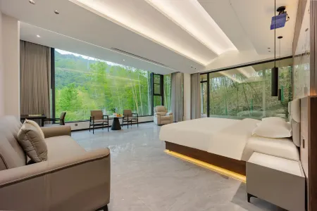 Huoshan Mansu Zhuning Creek Language Homestay Отели рядом с достопримечательностью «Dabie Mountain Main Peak (Baima Main Peak)»