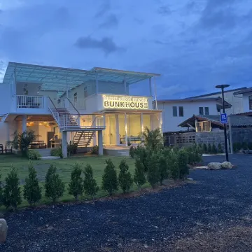 バンクハウス コ パンガン ワット カオ タム プラ周辺のホテル