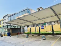 Vienna Hotel Wu'anPlaza store - parking