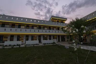 Kurdish Ningqi Shanshe Bieyuan Homestay Hotels in Gongliu