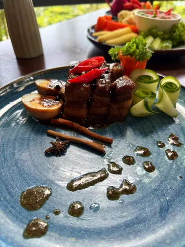 รูปภาพของบ้านกระทิง เขาหลัก รีสอร์ท