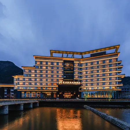 Chengde Longhua Luanshan Licheng Hot Spring Resort Hotel