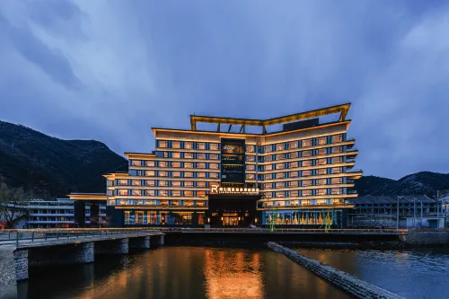 Chengde Longhua Luanshan Licheng Hot Spring Resort Hotel Hôtels à : Longhua