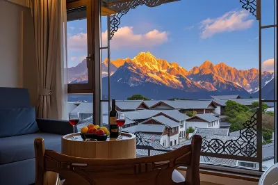 Panoramic View of Snow Mountain in Shanye Rizhao Jinshan (Lijiang Ancient City Branch)