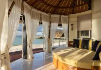 Banyan Tree Vabbinfaru Hotels in Baros