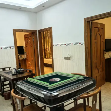 Jomo Cultural Hotel (Zhaoping Huangyao Ancient Town)