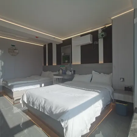 Neijiang Xitu Apartment