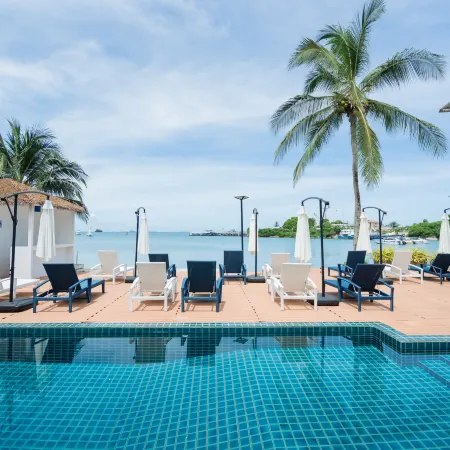 Phuket Boat Quay Hotel Panwa Beach Отели рядом с достопримечательностью «Залив Макхам»