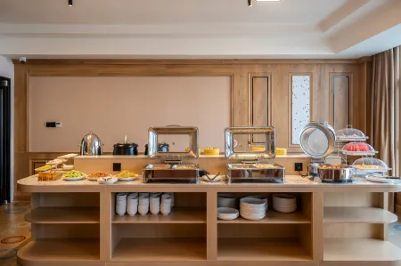 Qitu E-Sports Hotel (Tanghe Darunfa) Отели в г. Танхэ