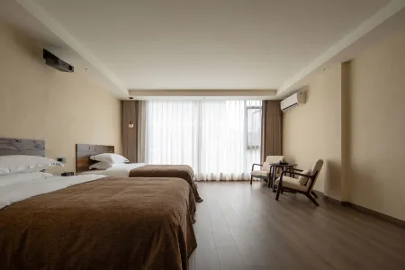 Qikong Bieyuan Homestay (Libo Xiaoqikong Scenic Area East Gate Ticket Hall) Отели рядом с достопримечательностью «Daqikong Scenic Area»