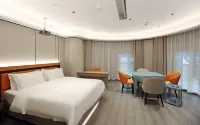 Heyi Hotel (Xinxi Market Seafood Street Branch) Hotels in Hunchun