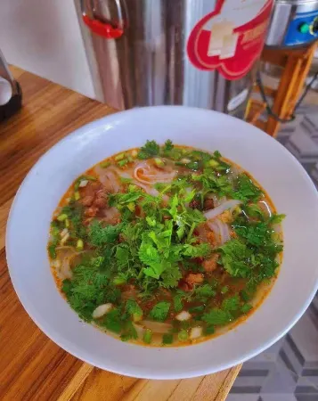 GUNAI Hotel Отели рядом с достопримечательностью «Wat Xieng Muan»