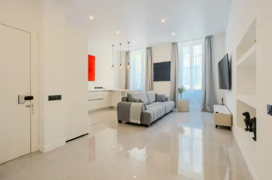 110m2 3bd Luxury last Paganini apt in Old Nice