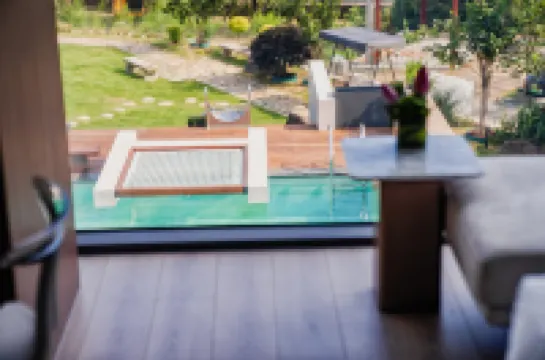 郡德里·莫幹環山野奢·設計師無邊泳池溫泉Garden美宿