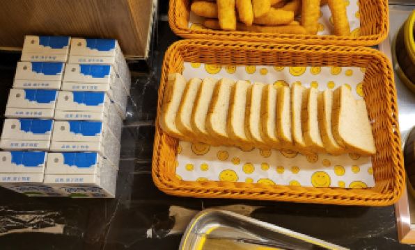 Shanghaorenjia Quality Selection Hotel (Shandong University Impression City)