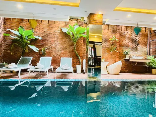 Golden River Hotel