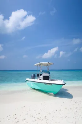 Pavona Maldives Отели в г. 