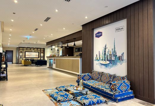 Hampton by Hilton Dubai Al Barsha의 조식 뷔페
