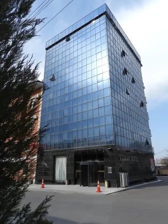 Velara Hotel Отели рядом с достопримечательностью «Masjid Xayr»