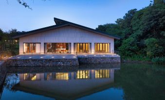 Passing-Cloud Resort Secluded Villa
