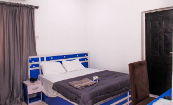 Crestviewers hotel and suite