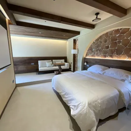 Guanshanzhi Private Hot Spring Homestay (China Ancient Qiang City)
