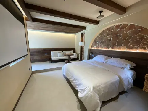 Guanshanzhi Private Hot Spring Homestay (China Ancient Qiang City)