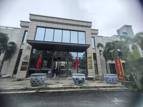 Zijin Pottery Art Hotel Hotel a Ledong