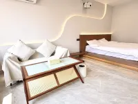 Blue Tree Bay Art Hotel