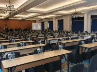 Toeti Roosseno Plaza Hotels near Mampang
