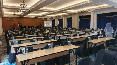 Toeti Roosseno Plaza Hotels near Mampang