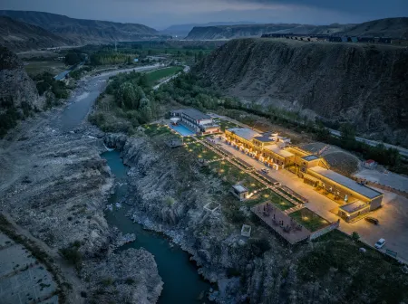 Xingcao Yunzhan Kuokesu Wild Luxury Campsite