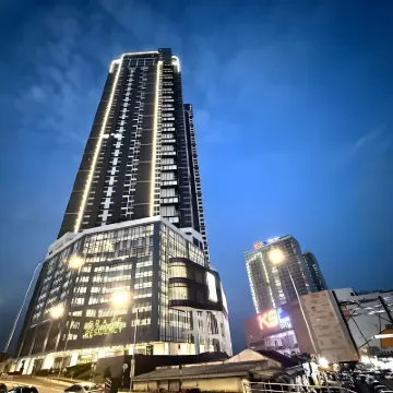Space Residency by Avery with Cityview at JBCC【Free Parking+Walk 100m to KSL+Infinity Pool】 Hotels near Stulang Beach
