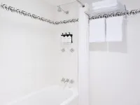 Abode Tuggeranong Hotel a Canberra