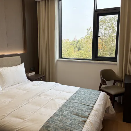 Chongyue Baichuan Hotel