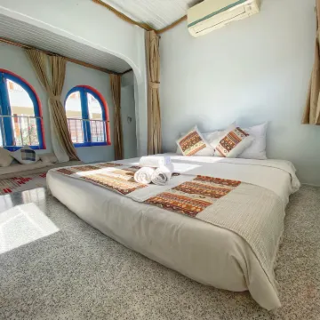 SAO CONDOR Hotels near Bãi Đầm Trầu