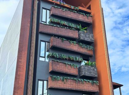 ALTHIA CAPSULE QUARTERS