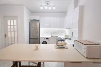 Good Dream Apartment next to Acropolis subway station, two bedrooms with a view of the Acropolis - Parvekkeita