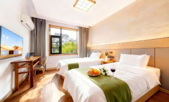 Yunji Hotel (Shangrao Wuyuan Cultural Square North Station Branch)