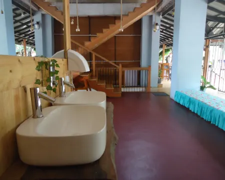 อายฟูล เอลล่า โรงแรมในเอลล่า