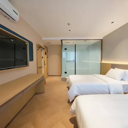 Yue'an Hotel (Urumqi High-Speed Railway Station North Square)