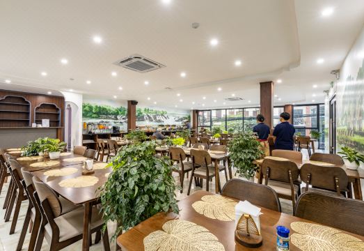 더 그린 호텔 수영장 전경