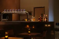 Saw Wood · Independent Youth Hostel (Nanjing Confucius Temple Xinjiekou Pedestrian Street) - bar