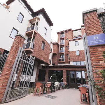 King Tamar Hotel By Luxuria Hotels