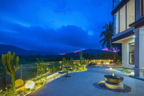 Twin Homestay (Wanning Shimeiwan Tourism Highway)