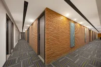 Qiyue Apartment (Shenzhen Futian Huaqiang Road Metro Station Branch)