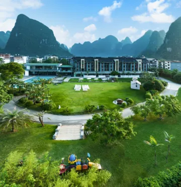 Panlong Lishore Resort (Yangshuo West Street Liriver)