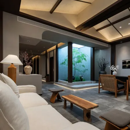 Floral Hotel ·Anyu Hotel(Kaifeng Qingming Riverside Park Drum Tower Square Store)