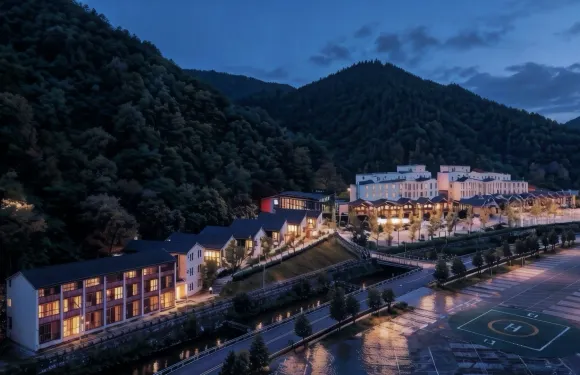 柞水景麗酒店（牛背樑國家森林公園終南山寨店）