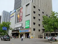 Lvxiaoer Youth Hostel (Xinxiang East Railway Station Municipal Government Branch) Hotels in Xinxiang